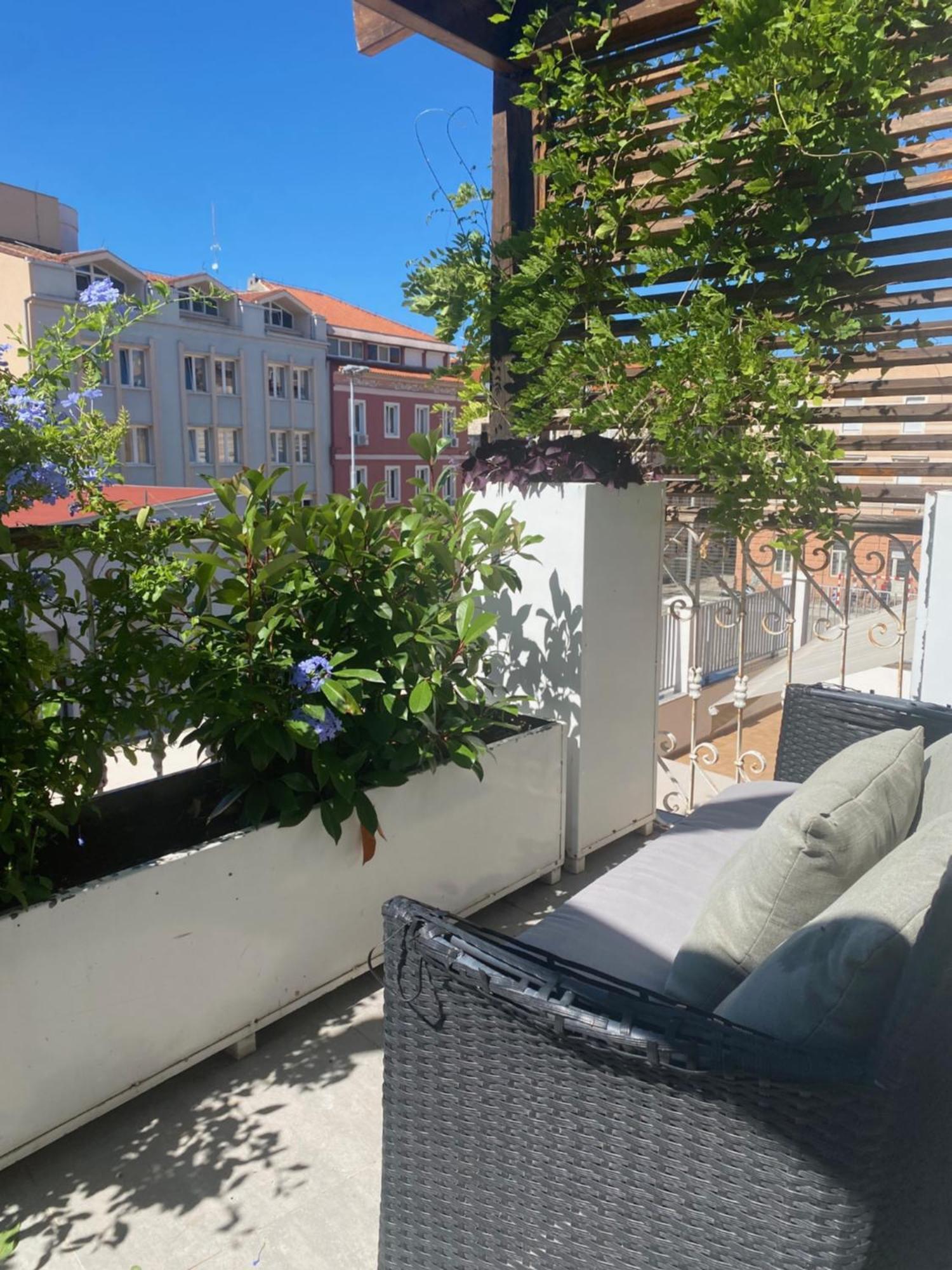 Appartment In Center With Parking PUY 외부 사진