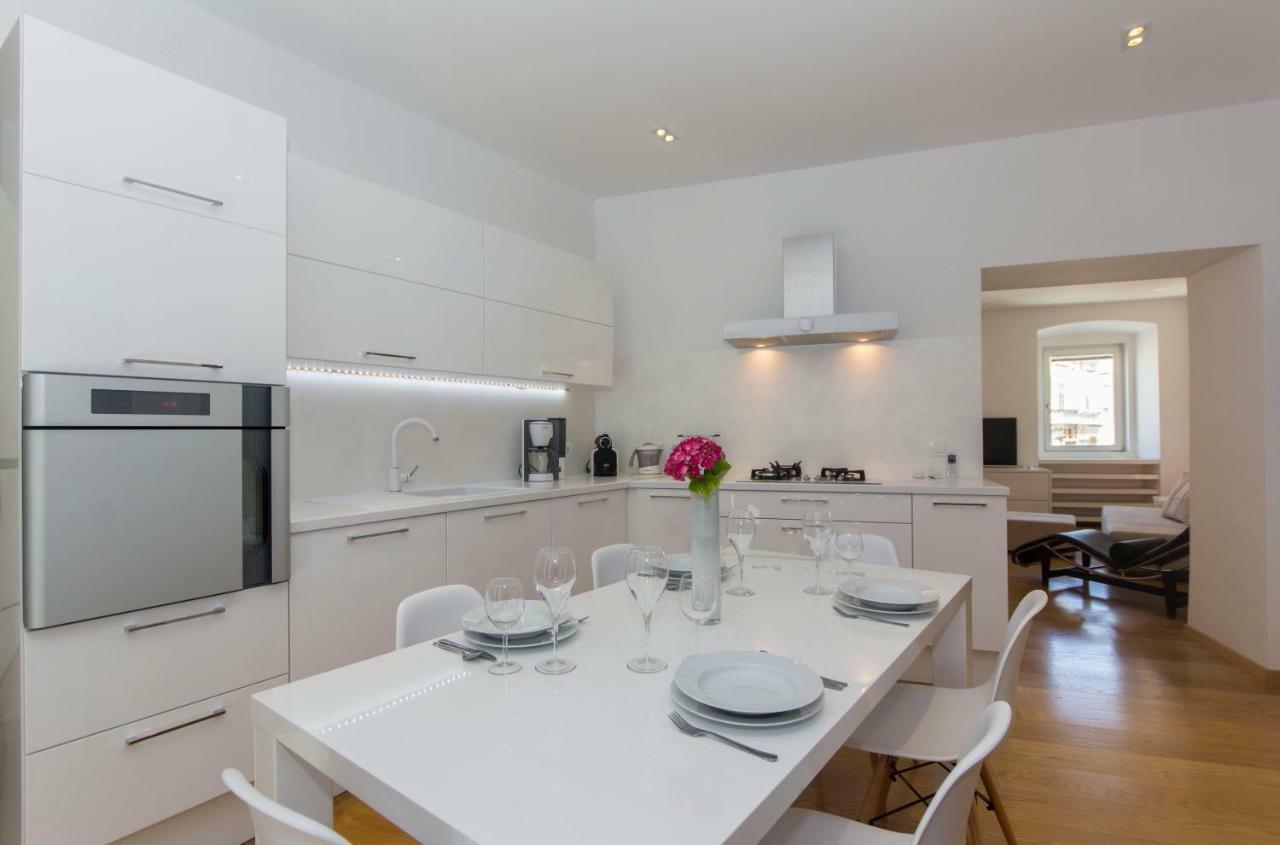 Appartment In Center With Parking PUY 외부 사진