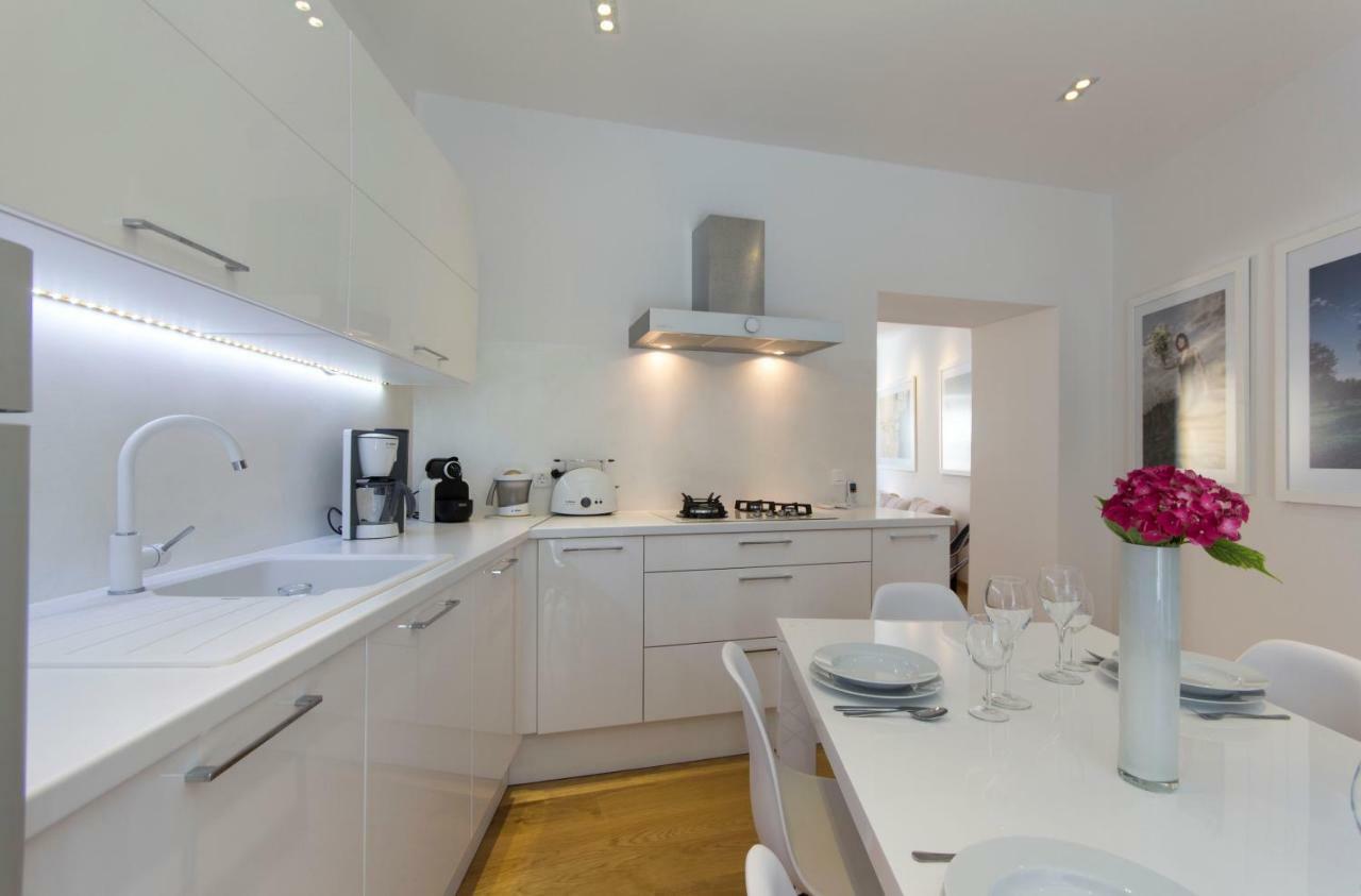 Appartment In Center With Parking PUY 외부 사진