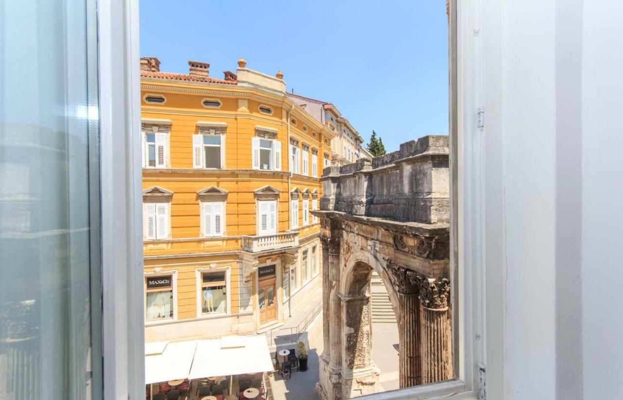 Appartment In Center With Parking PUY 외부 사진